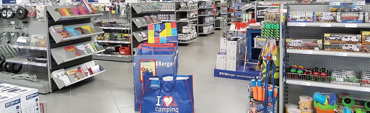 Regale im Berger Freizeitmarkt 