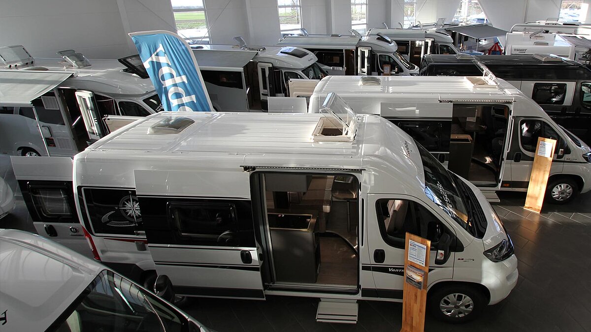 Hobby Reisemobile in der Ausstellungshalle vom Camperland Bong